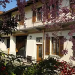 Bed & Breakfast Borromeo Bed & Living 4*