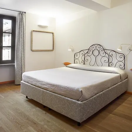 Borromeo Bed & Living