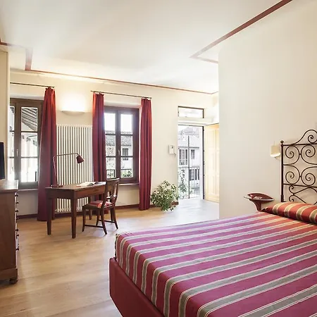 Borromeo Bed & Living