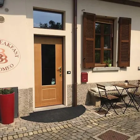Bed & Breakfast Borromeo Bed & Living 4*